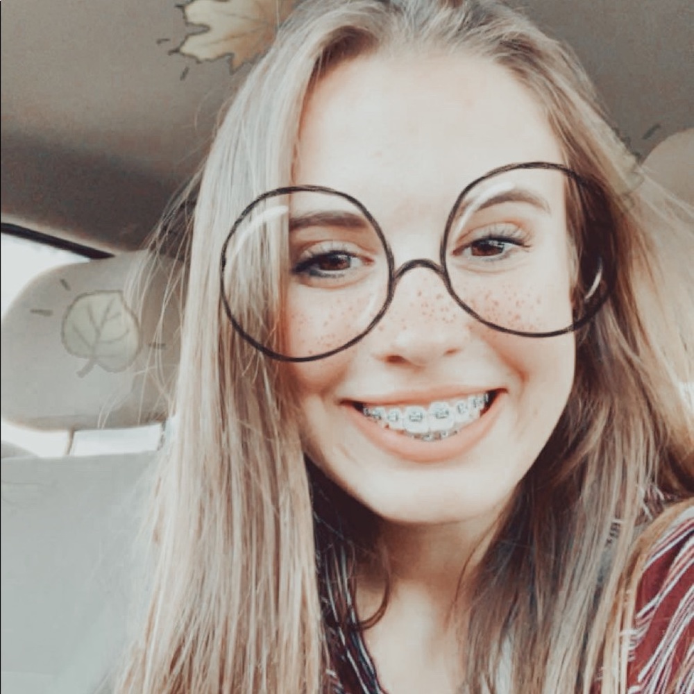 Meet your Posher, Lexie